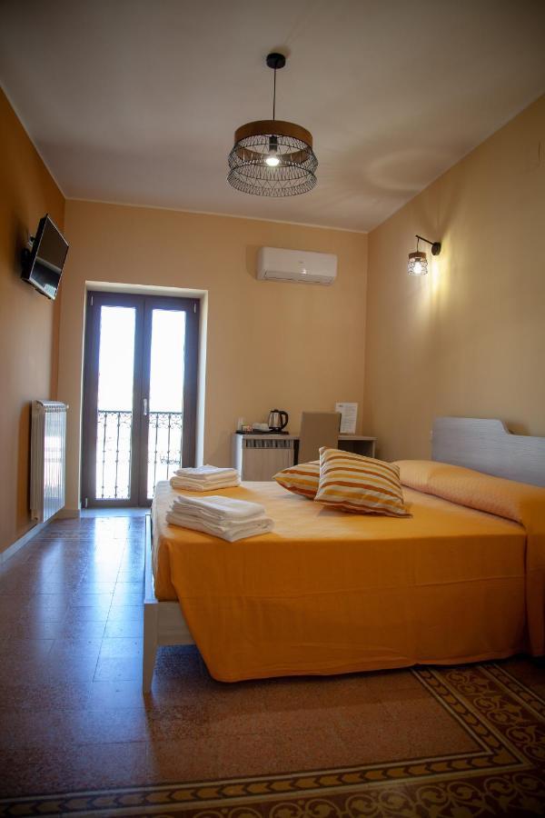 Al Centro Casa Vacanze Mistretta Exteriör bild