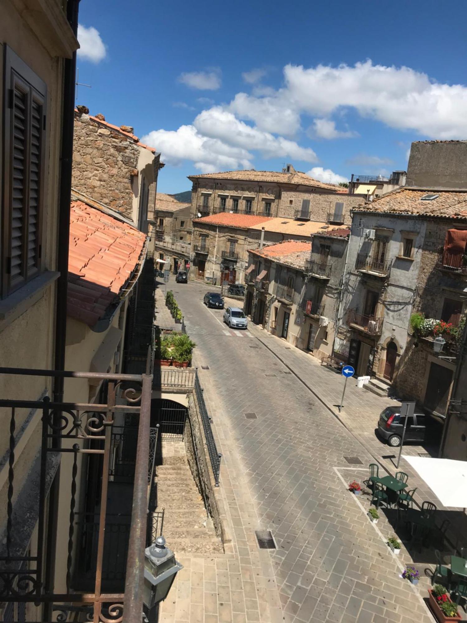 Al Centro Casa Vacanze Mistretta Rum bild